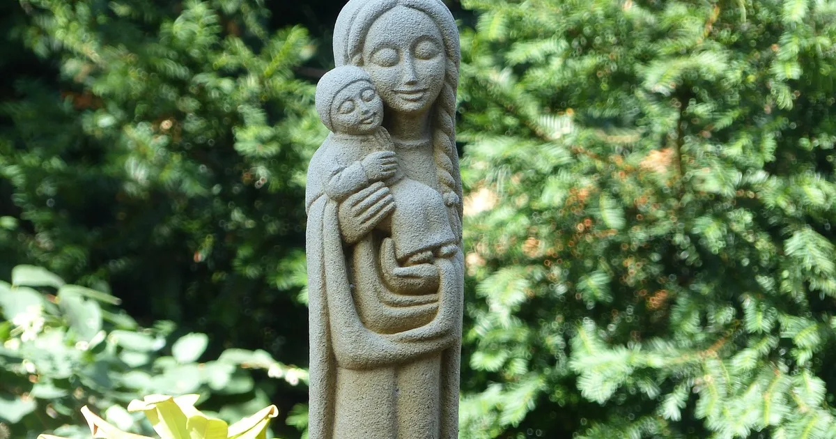 Consecration to Jesus Through Mary: The Timeless Wisdom of St. Louis de Montfort