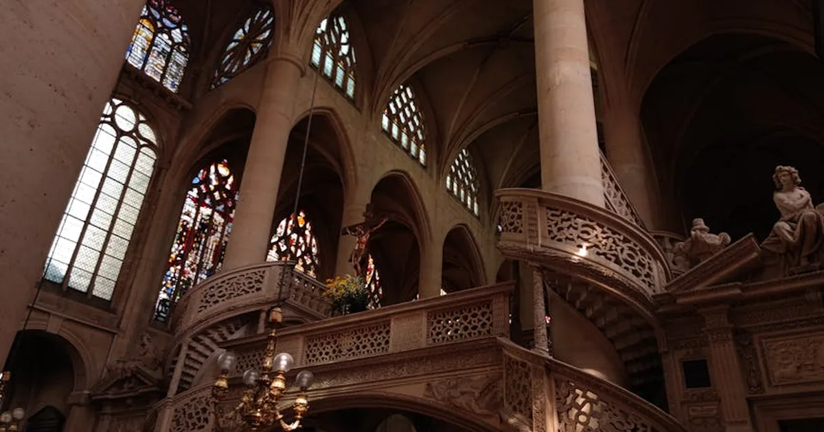 A escada que a ciência não explica: o milagre da Capela de Loreto