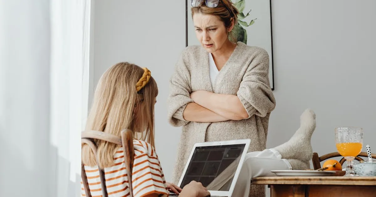 Educando com Fé na Era da Inteligência Artificial: Um Olhar Cristão para Pais e Mães