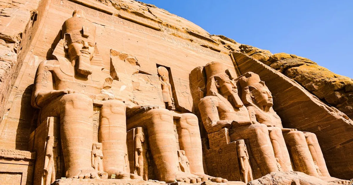 El legado de Ramsés II: ¿Qué nos enseña su estatua sobre la fe y el servicio?