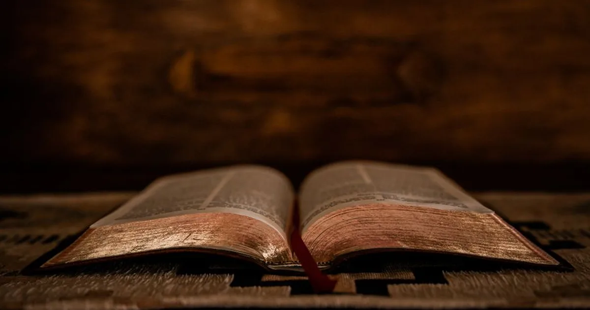 Salmo 91: Proteção, Refúgio e Paz em Deus – Guia Completo