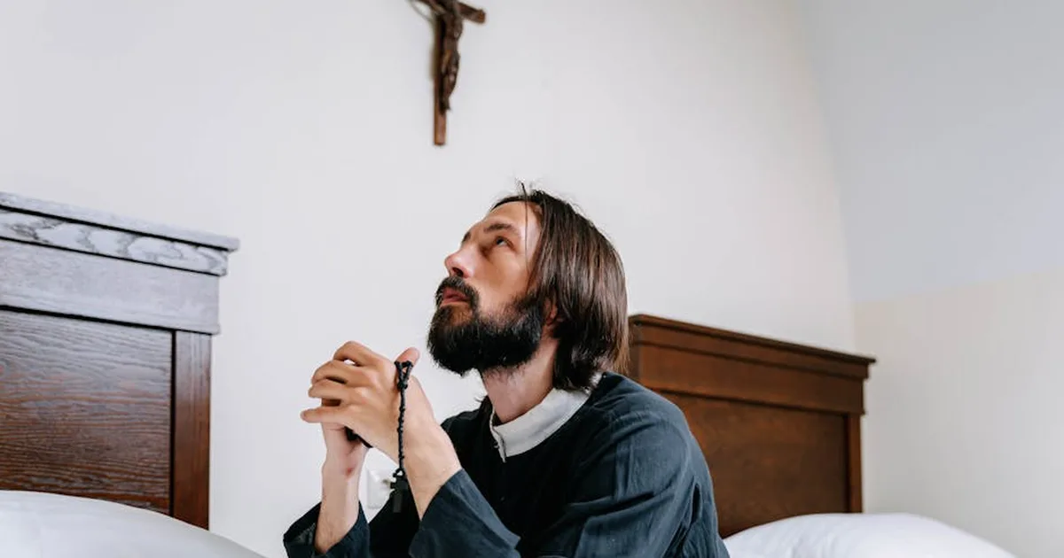 Fede e Impegno Civile: Il Discernimento Cristiano in Tempi di Conflitto