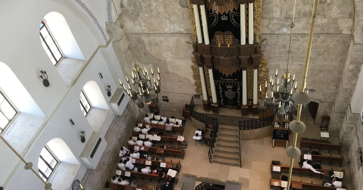 Un hito en el diálogo interreligioso: La visita de Juan Pablo II a la sinagoga romana