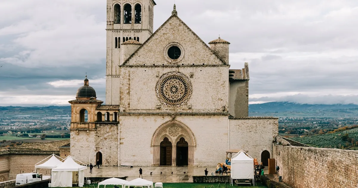 Once jóvenes, una iglesia rural, un viaje interior: el documental que invita a todos a la reflexión