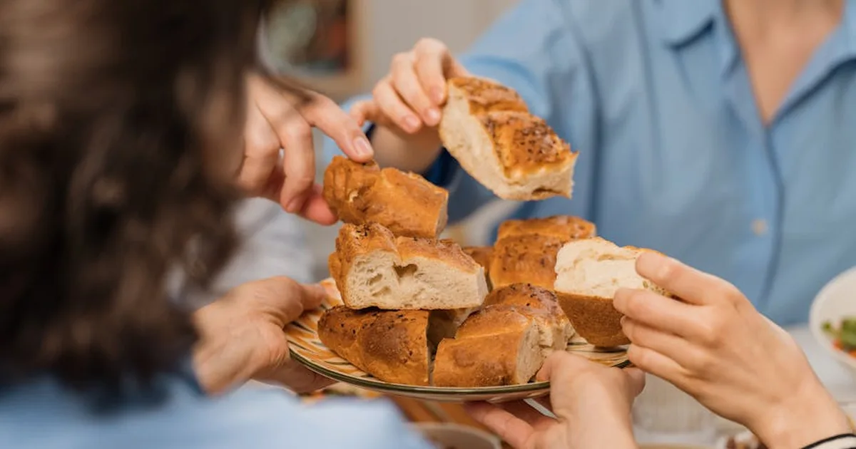 Servir com alegria: o chamado à obediência e doação na comunidade cristã