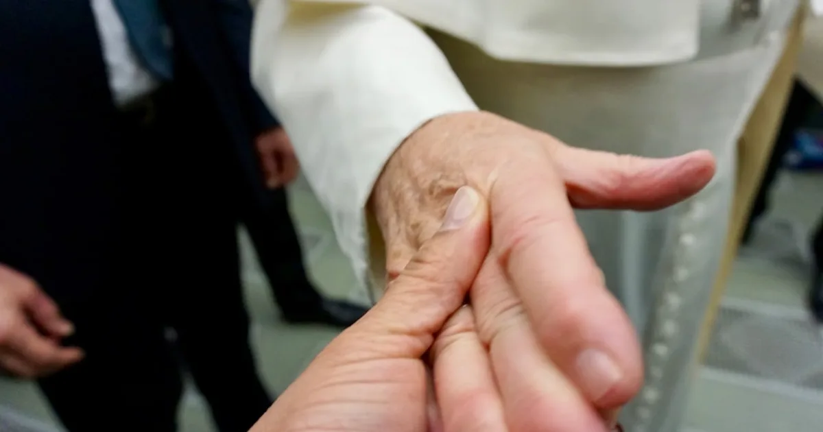Die Demut des Papstes Franziskus: Ein Letztes Zeichen der Dankbarkeit