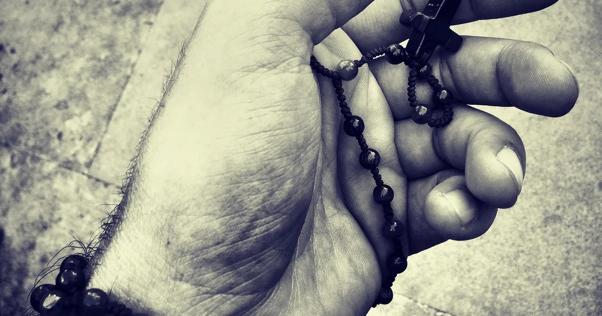 El Santo Rosario de Hoy: Una Guía para Fortalecer tu Fe