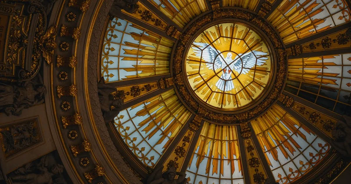 El Espíritu Santo: Presencia divina que nos acompaña en la fe