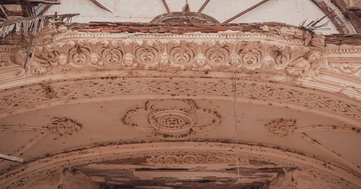Milagro en Líbano: hostia intacta hallada tras 47 días en iglesia destruida