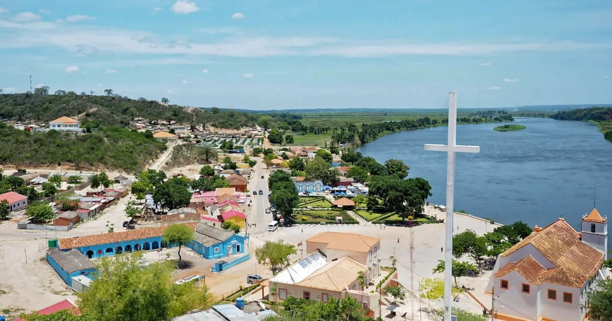 Papa Leão XIV reza pela paz em Angola, destacando o amor materno como guia cristão