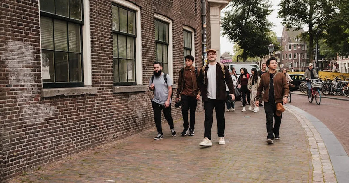 Milagres nas Ruas da Holanda: Jovens Encontram Cura e Fé em Encontro Evangelístico