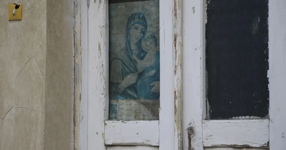 Nossa Senhora: Um Olhar de Mãe que nos Guia na Fé