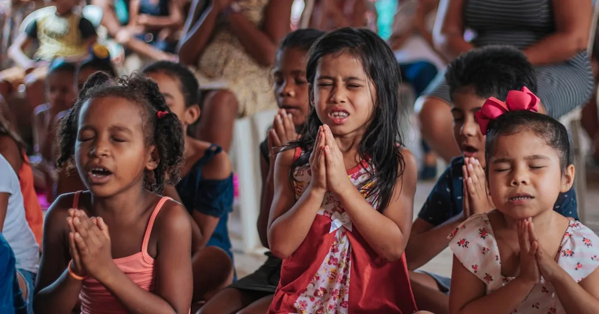 Proteger os Pequeninos: Um Compromisso Cristão que Perdura