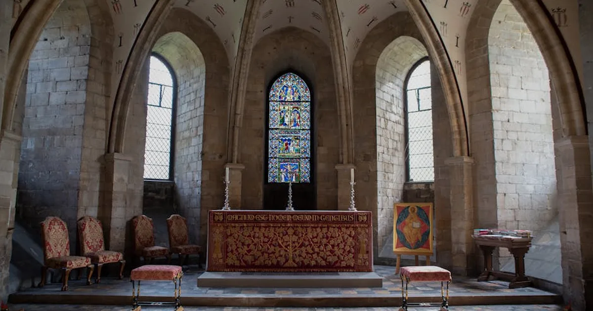 San Anselmo: Un faro de fe y razón en la Iglesia medieval