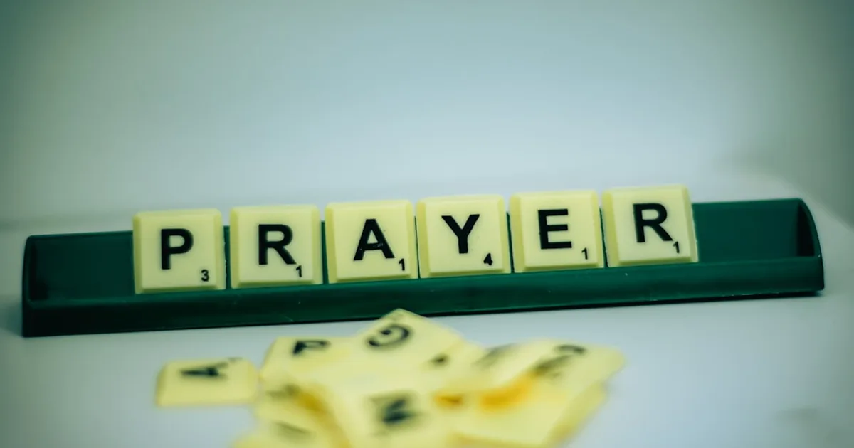 Interceder pelo doente: Um gesto de amor que reflete a esperança em Cristo