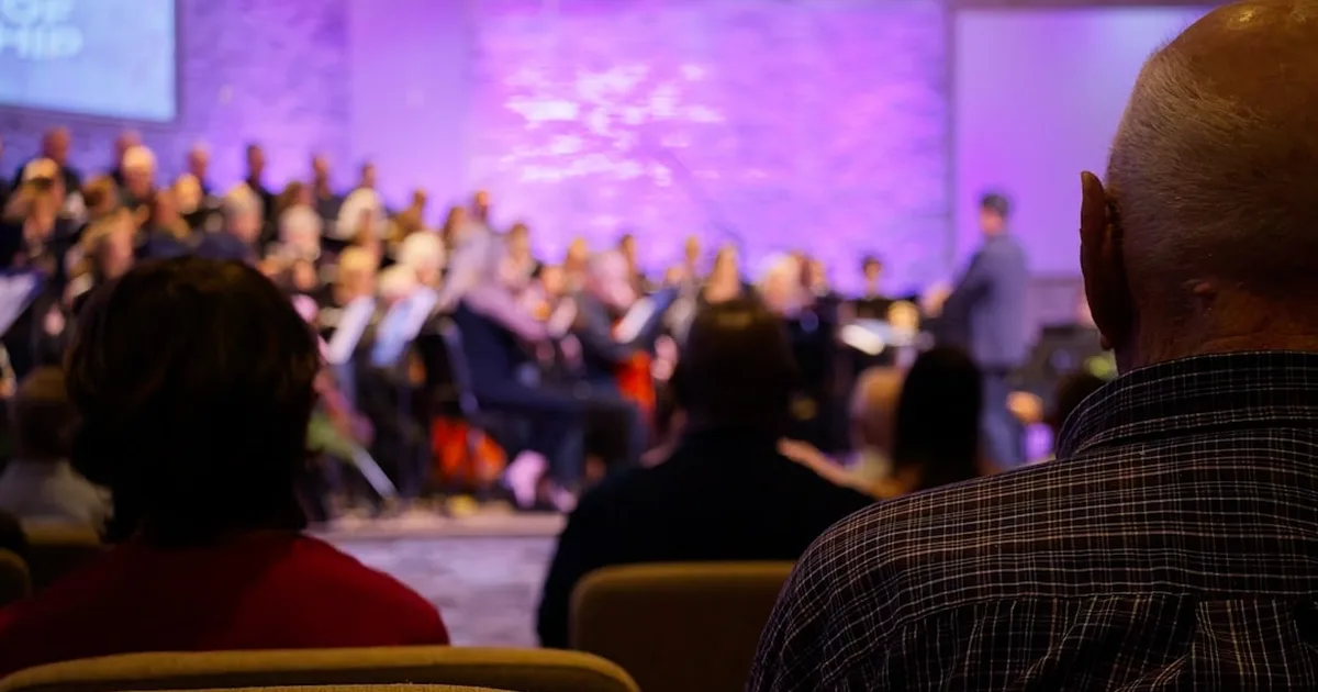 Igreja e Sociedade: Como Encontrar o Equilíbrio Entre Compromisso Social e Missão Espiritual