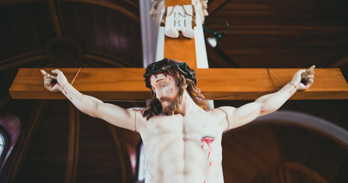 Marcas do Amor Eterno: Como as feridas de Cristo dão sentido à nossa dor