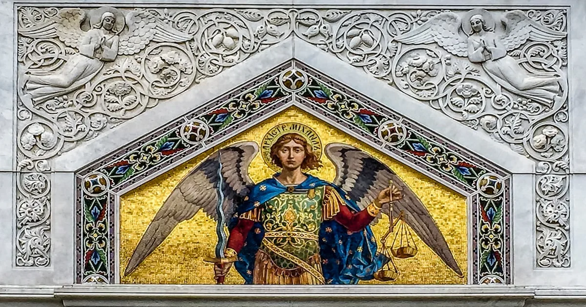 O poder da oração a São Miguel Arcanjo para proteção espiritual diária