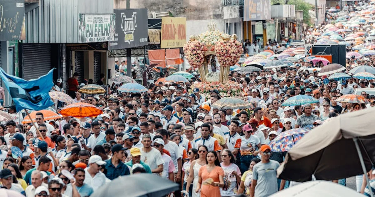 La foi qui rassemble: Célébration mariale réunissant des milliers dans l'Espírito Santo