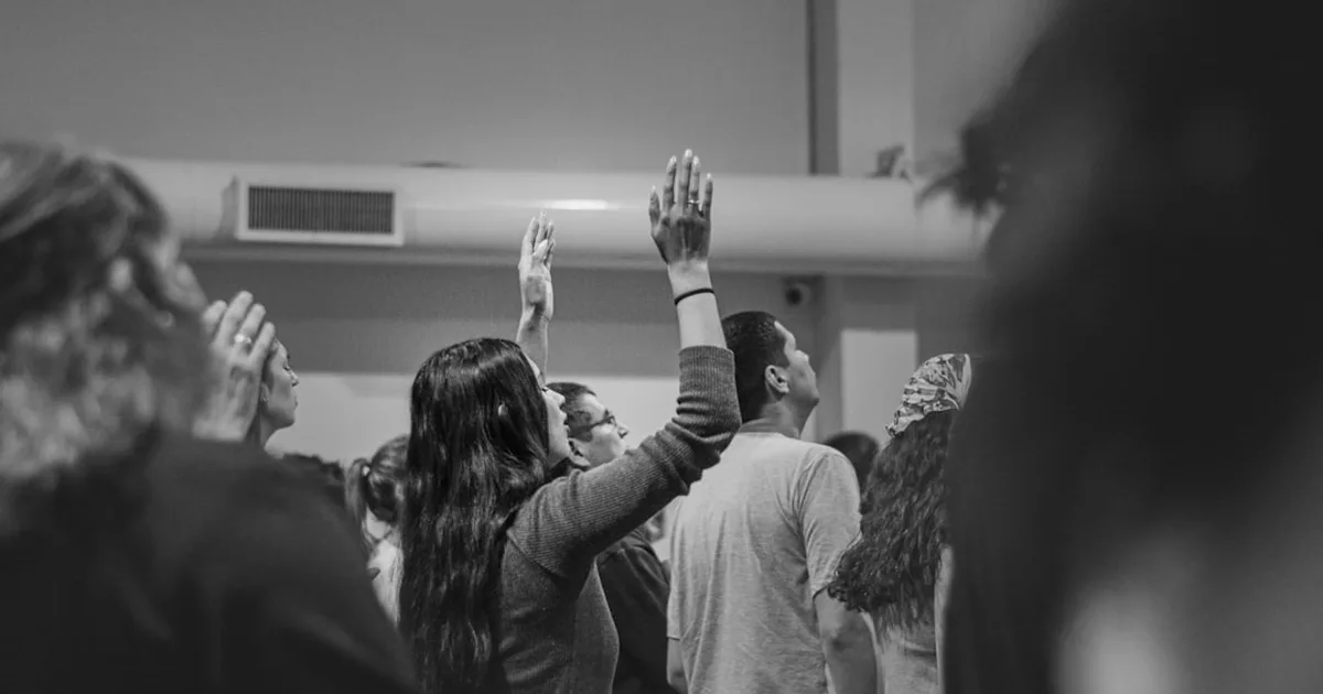Cómo orar por los ministerios de la iglesia: Guía práctica