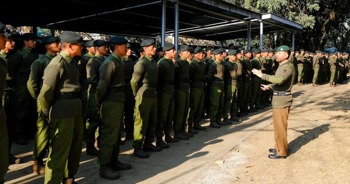 Fe bajo el uniforme: El soporte divino para los militares latinoamericanos y sus hogares