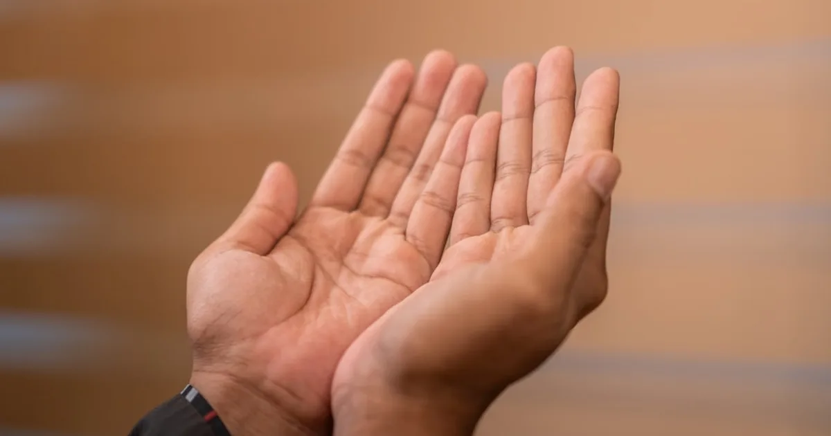 Oración del Rosario de la Divina Misericordia: Una Guía para Meditar en el Amor de Dios
