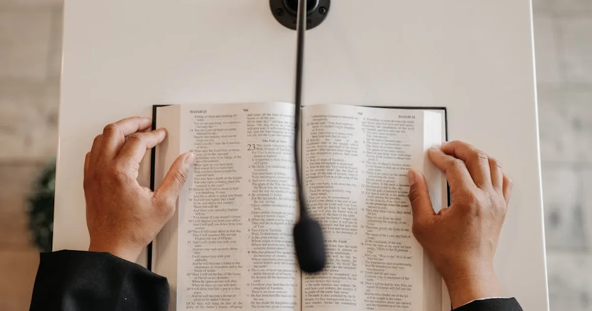 La Palabra que une: Lecturas bíblicas públicas como testimonio de fe en comunidad