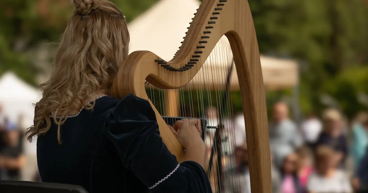 Moya Brennan: A Harpa que Tocava o Coração de Deus