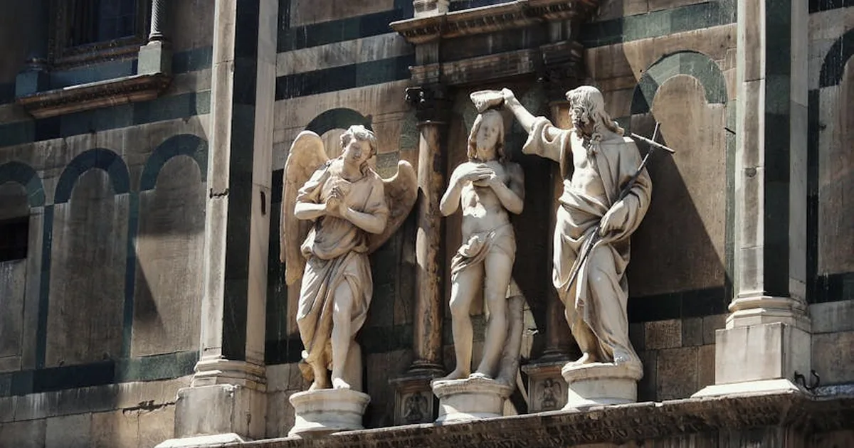 Saint Jean-Baptiste : Prophète, Précurseur et Patron du Baptême