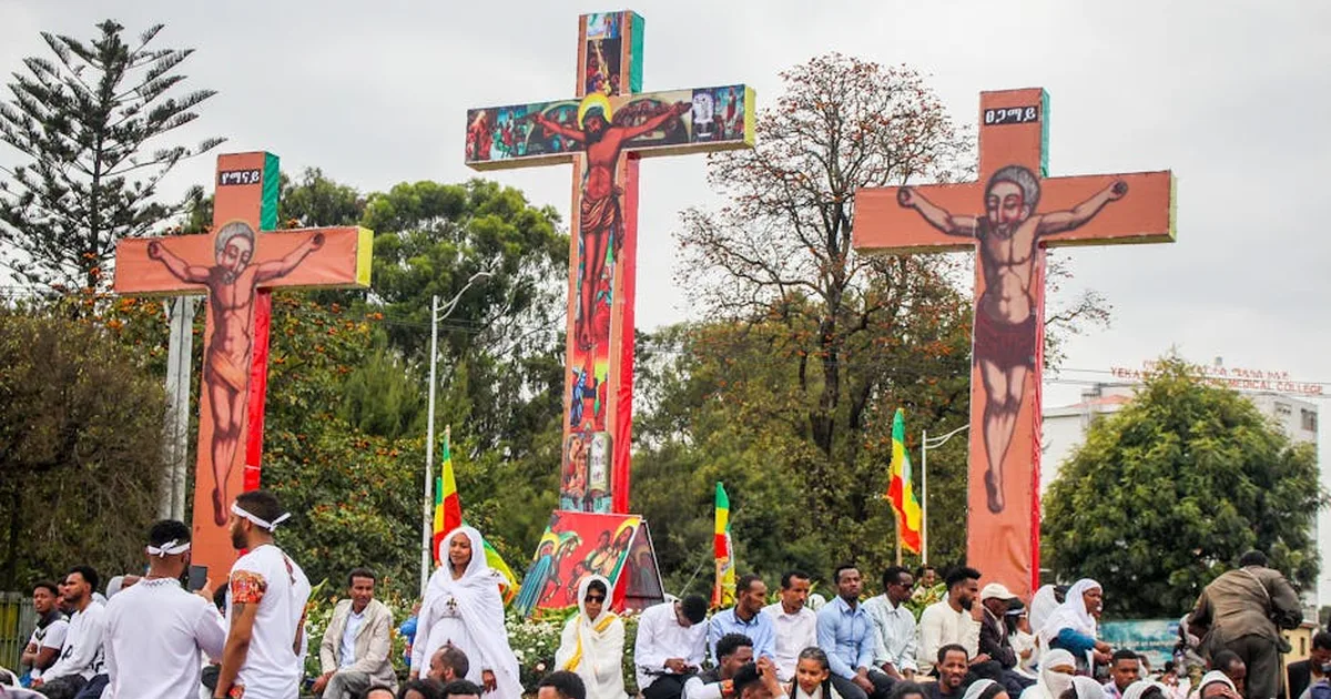Unidos en Acción de Gracias: La Celebración Comunitaria de los Momentos Clave