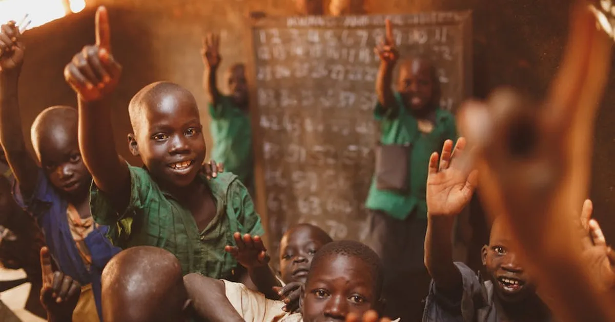 Scoprire la chiamata di Dio in terre sconosciute: La testimonianza di una famiglia in Uganda