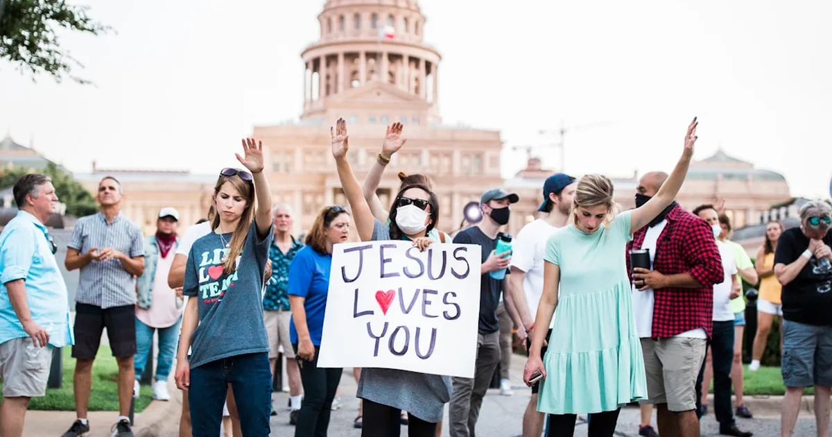 Choosing Peace: A Courageous Christian Path for Today's World