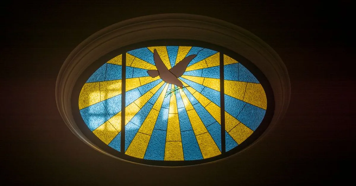 El Espíritu Santo: Cómo Su Poder Transforma Tu Vida