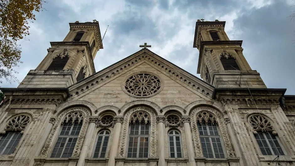 Warum es wesentlich ist, zur Kirche zu gehen: Biblische Grundlagen für Gemeindegemeinschaft