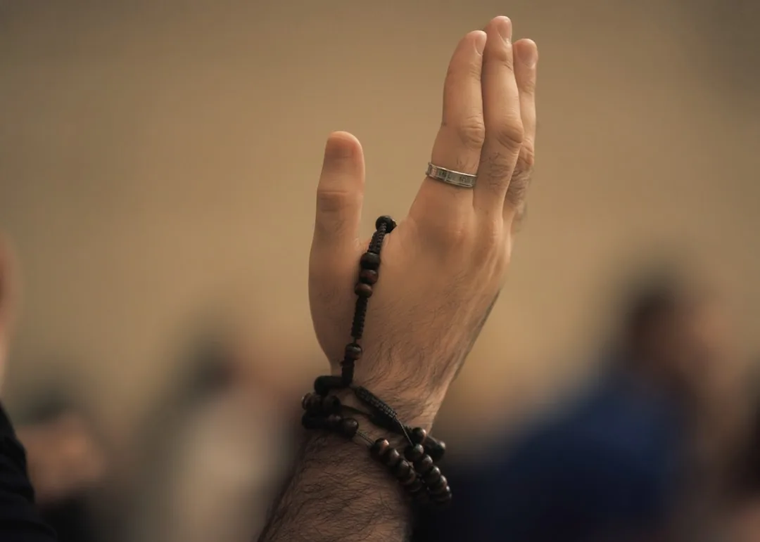 Le Mani Di Cristo: Servizio Pratico Nella Comunità Locale