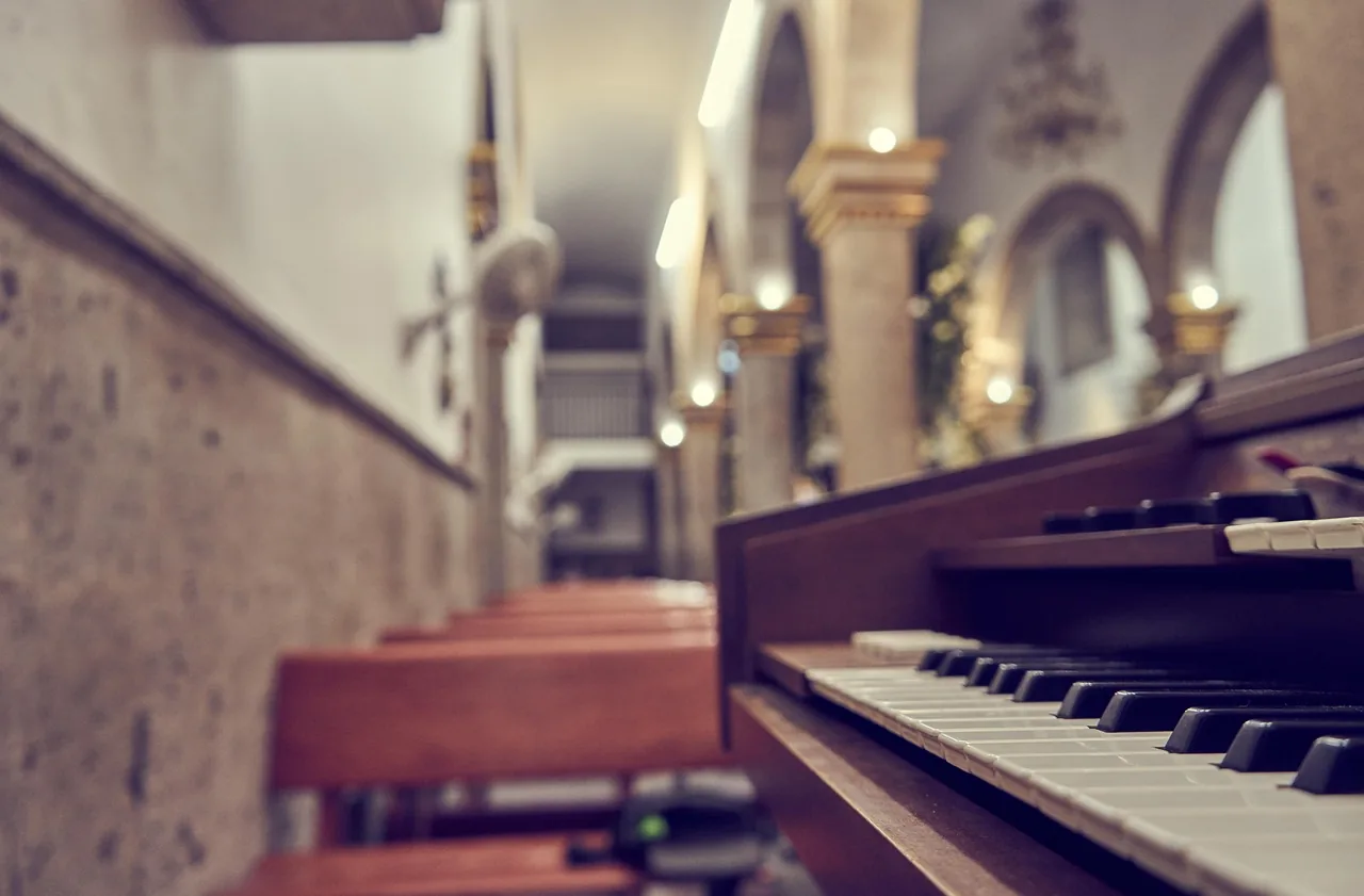 La Musica Sacra e il Suo Potere di Elevare l'Anima