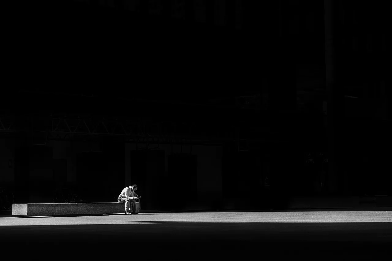 Affronter la solitude avec la présence consolante de Dieu