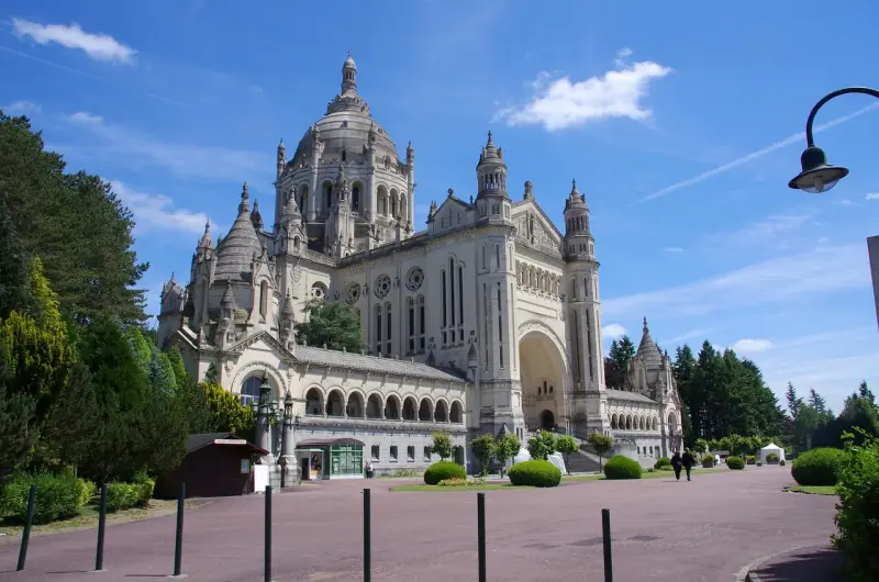 Sainte Thérèse de Lisieux : découvrir la petite voie de l'amour