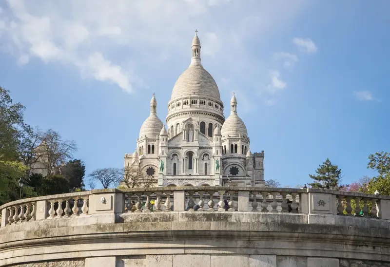 L'art sacré chrétien : quand la beauté devient chemin vers Dieu
