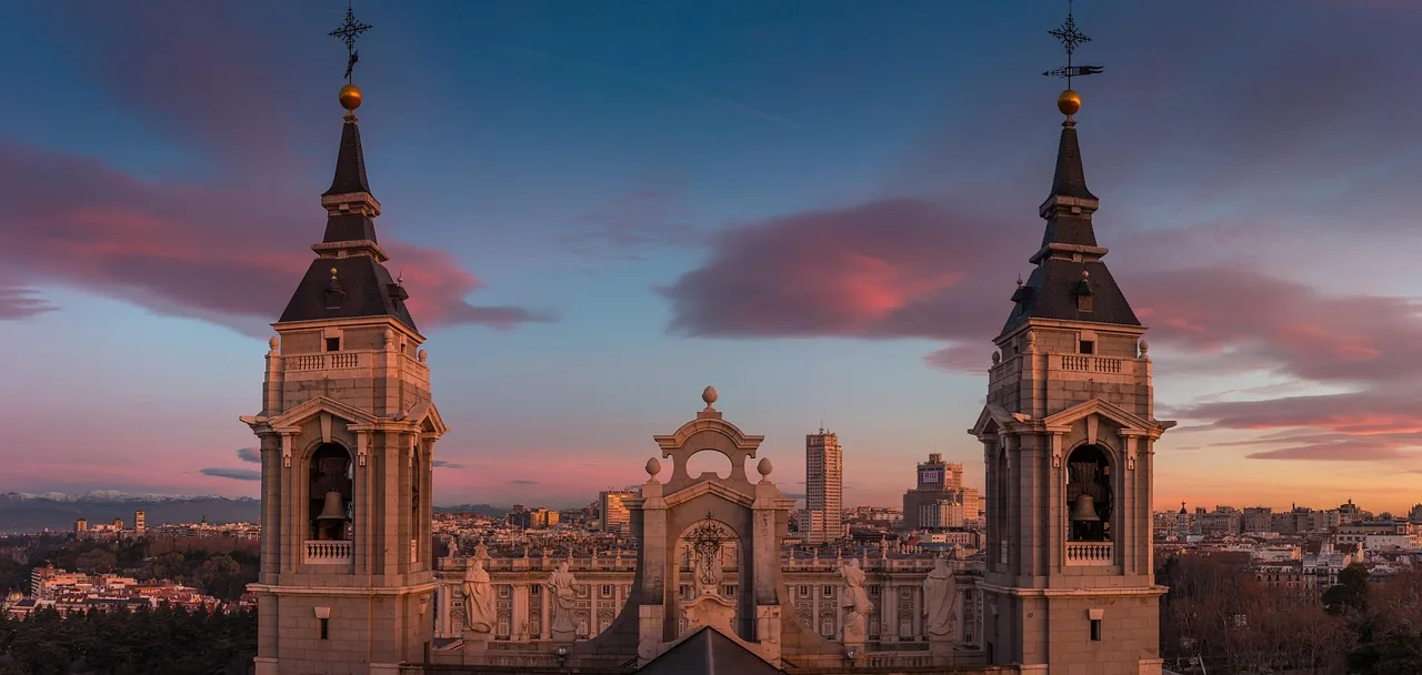 La Virgen de la Almudena: patrona de Madrid y madre de los madrileños