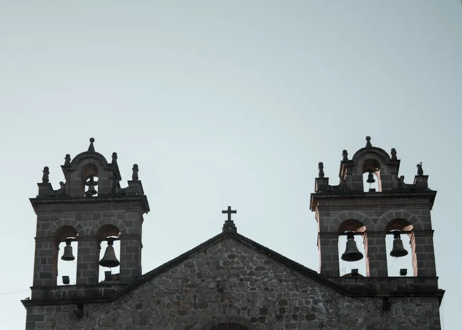 La Vergine di Lourdes e Bernardette, lo stile di Dio