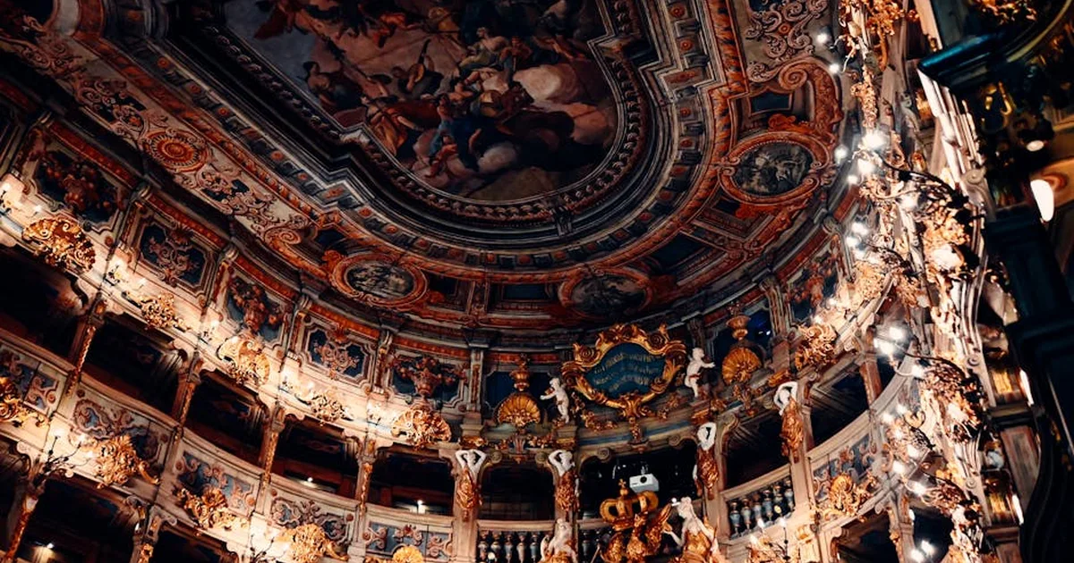 Chiese trasformate in teatri: il caso di Castellammare divide i fedeli