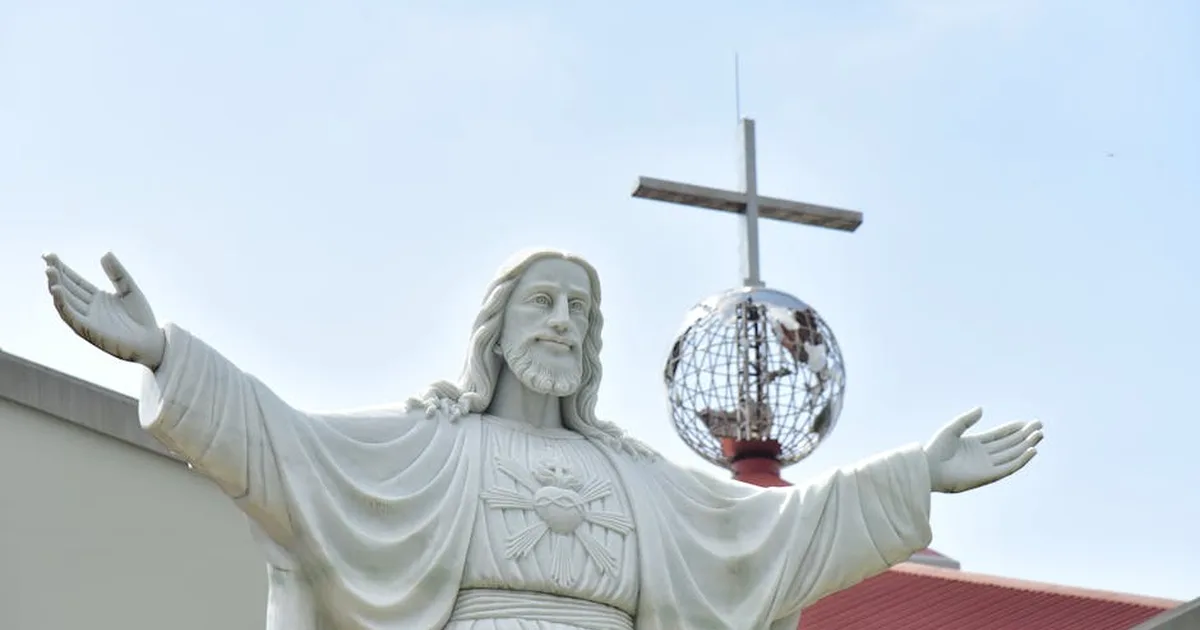 Más allá de las estatuas: cómo evitar la idolatría en la vida cristiana