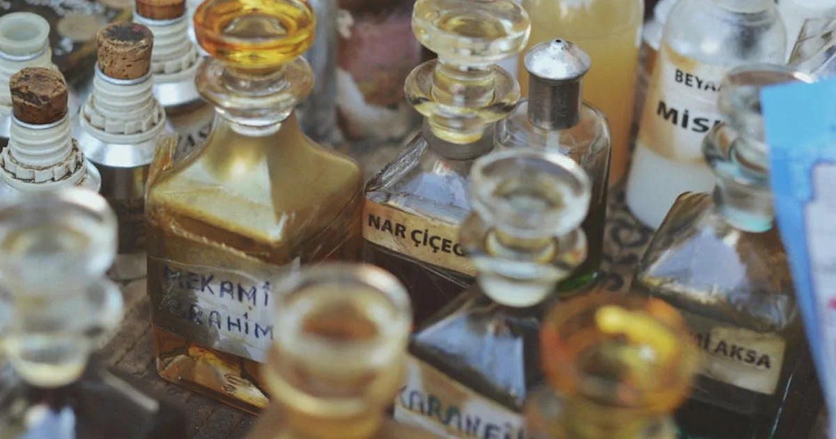Un parfum biblique recréé : quand le Cantique des cantiques inspire une fragrance sacrée