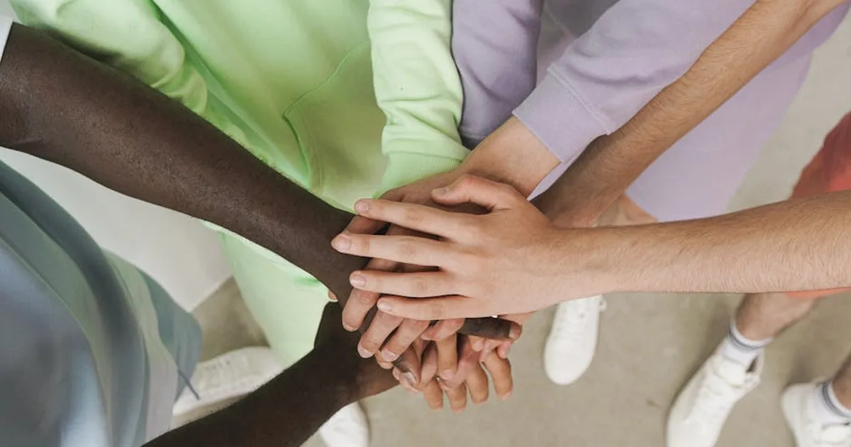 Vida em comunidade: como a fé fortalece a saúde e previne dependências