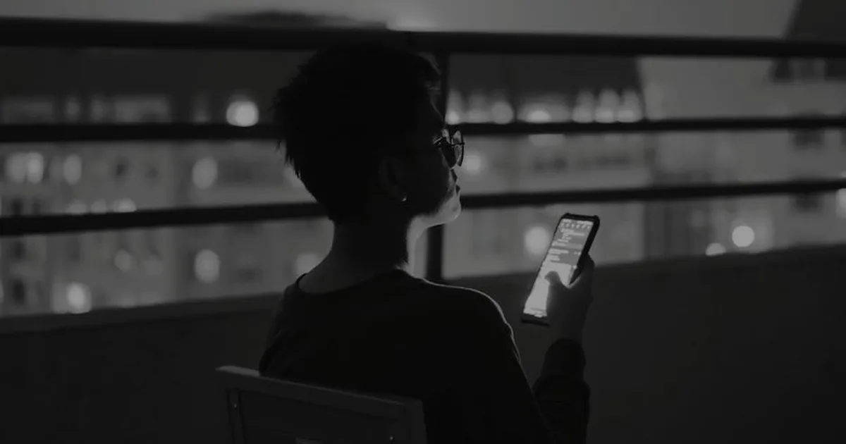 La soledad en la era digital: Encontrando consuelo en Dios y la comunidad cristiana