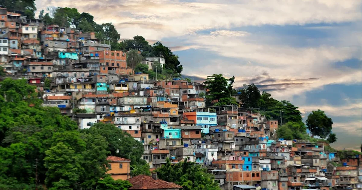Quando a fé invade as praças: testemunho de transformação em comunidade de Belo Horizonte