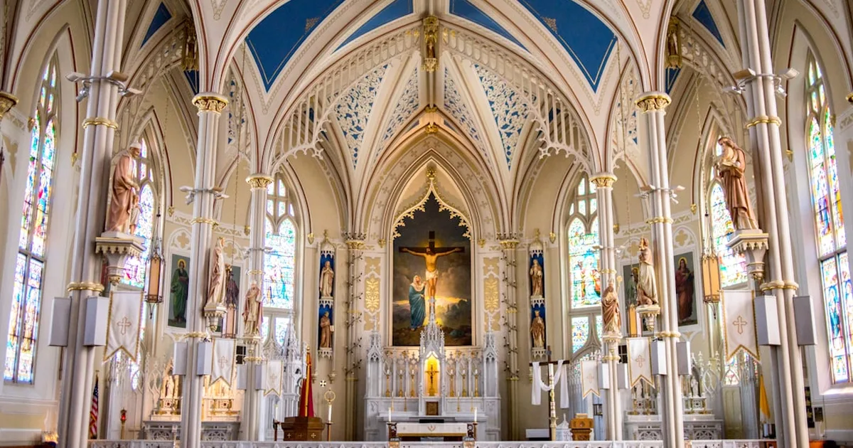 Igreja Católica: Uma Família de Fé que Acolhe e Transforma