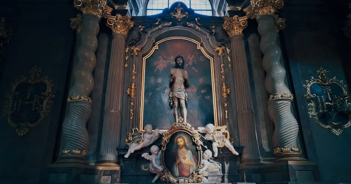 Poland Crowns Christ as King: A Faithful Act That Goes Beyond Politics