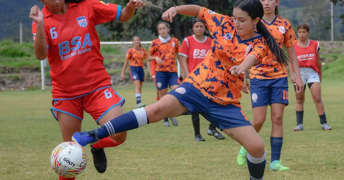 Futebol que aproxima: Projeto social conecta meninas do mundo inteiro